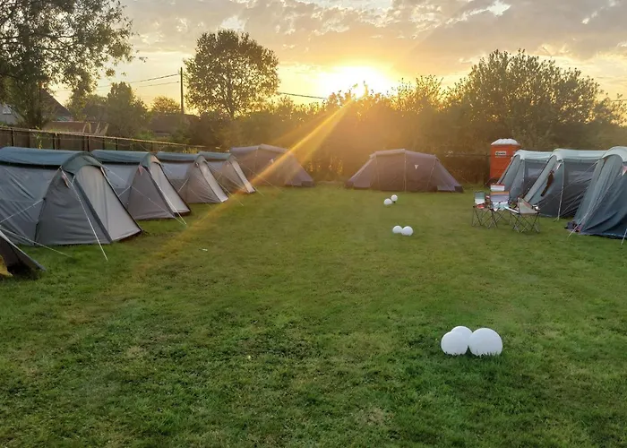 Pop Up Camping & Hotel Tomorrow\'S Paradise & Private Transport Tml