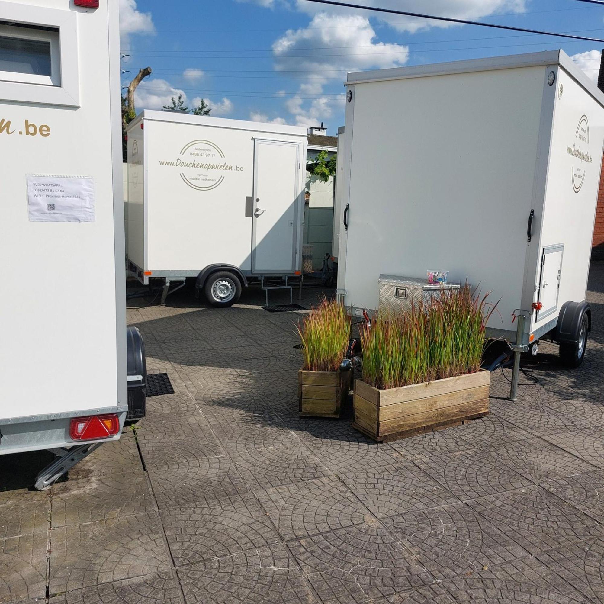 Pop Up & Tomorrow's Paradise & Private Transport Tml